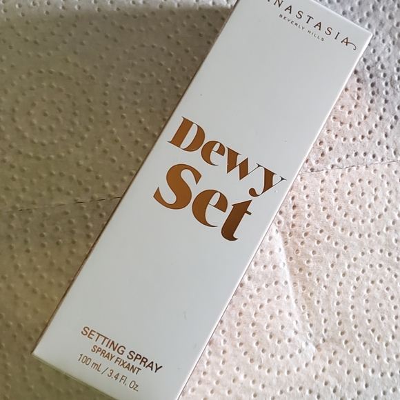 Anastasia Beverly Hills Dewy Set Setting Spray (100 ml / 3.4 fl oz) NEW - Picture 2 of 6
